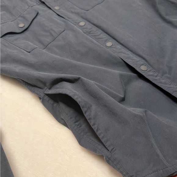 Eddie Bauer Navy Shacket Style with buffalo plaid lining - Picture 10 of 13